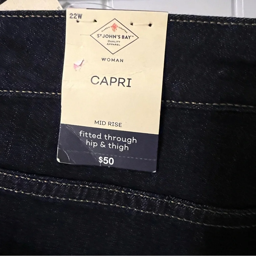 New with tags denim capris size 22W - Picture 3 of 3